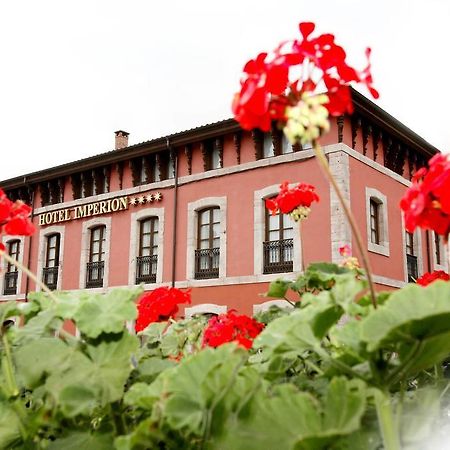 Hotel Imperion Onís Exteriér fotografie