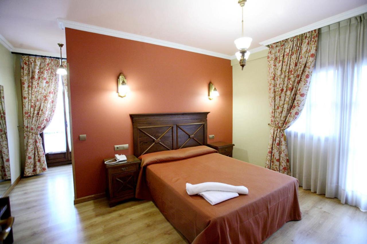 Hotel Imperion Onís Pokoj fotografie