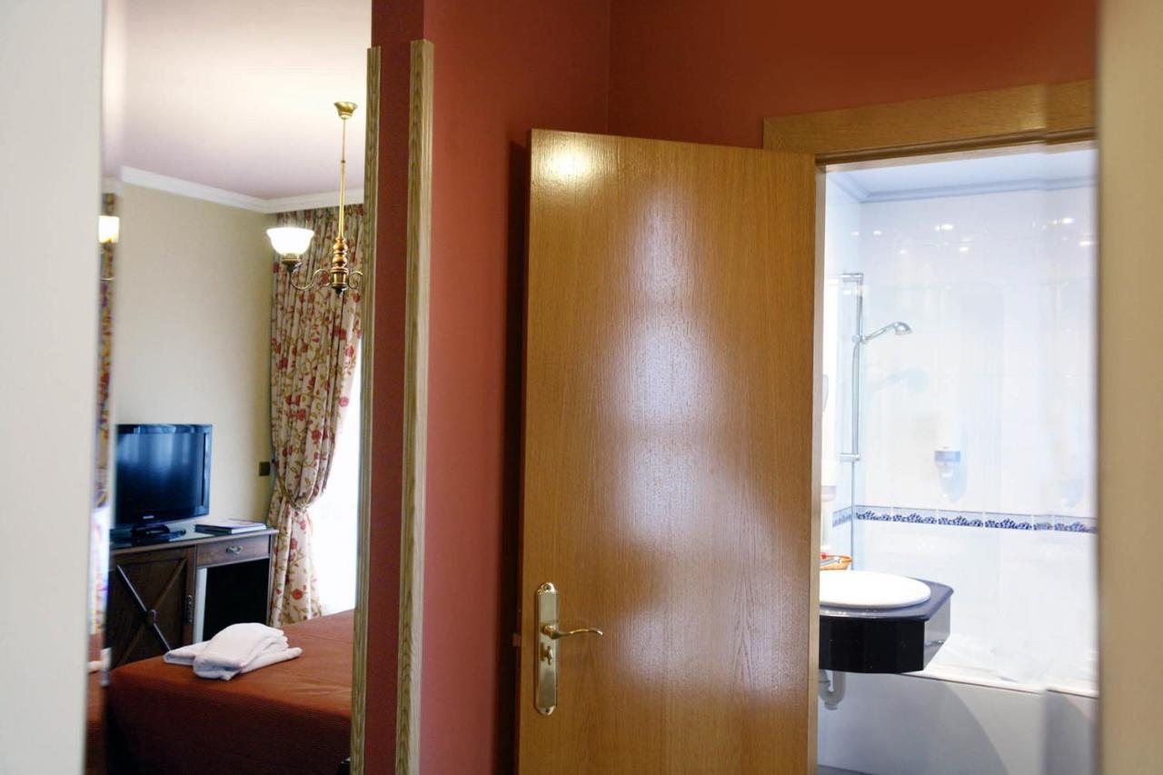 Hotel Imperion Onís Pokoj fotografie