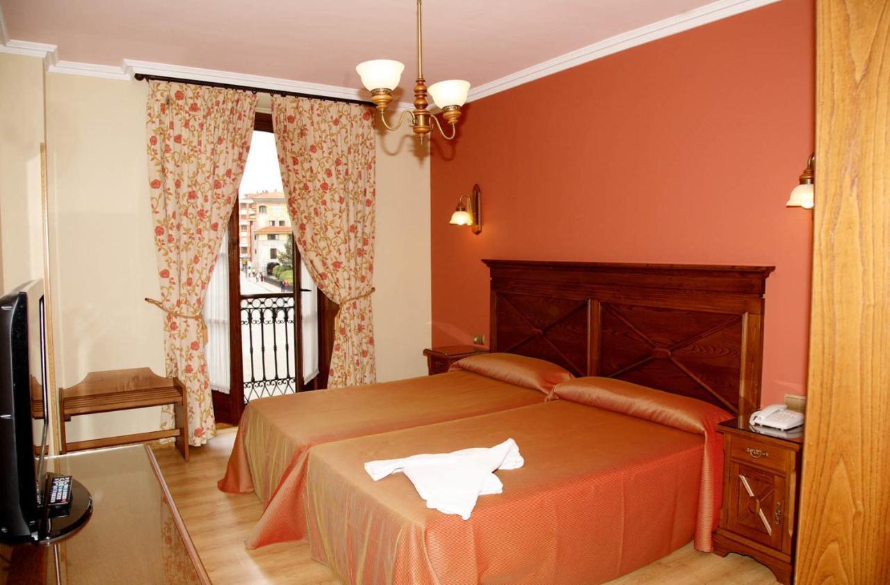 Hotel Imperion Onís Pokoj fotografie